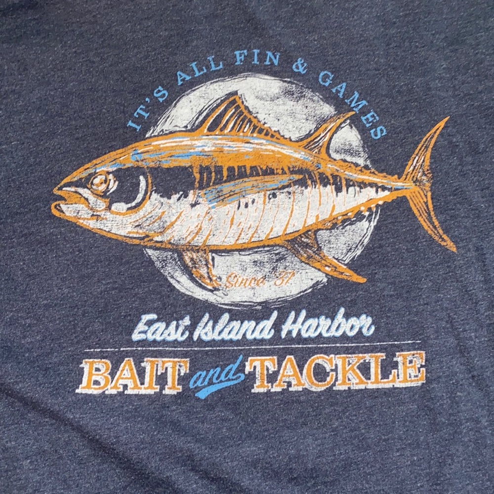 Men’s Izod fishing tshirt.